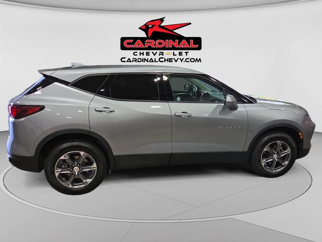 Used 2025 Chevrolet Blazer LT AWD/4WD image 2