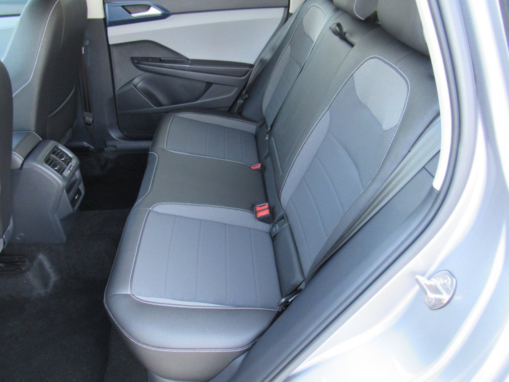Used 2024 Volkswagen Taos SE FWD image 16