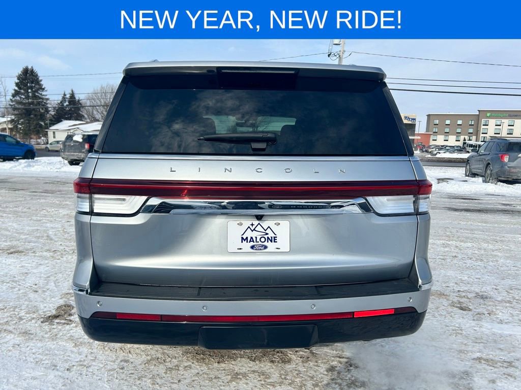 Used 2024 Lincoln Navigator Premiere image 5
