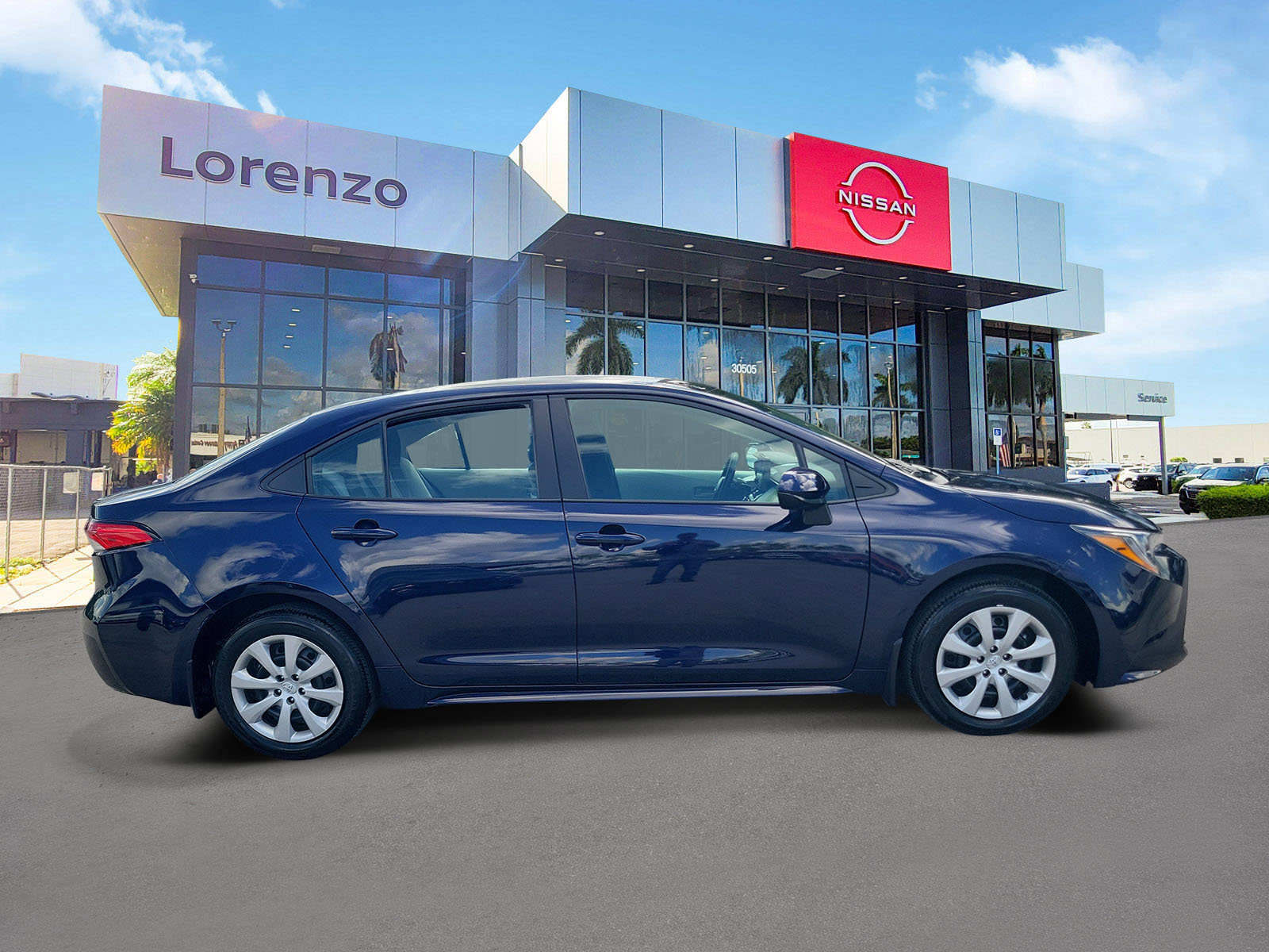 Used 2025 Toyota Corolla LE FWD image 4