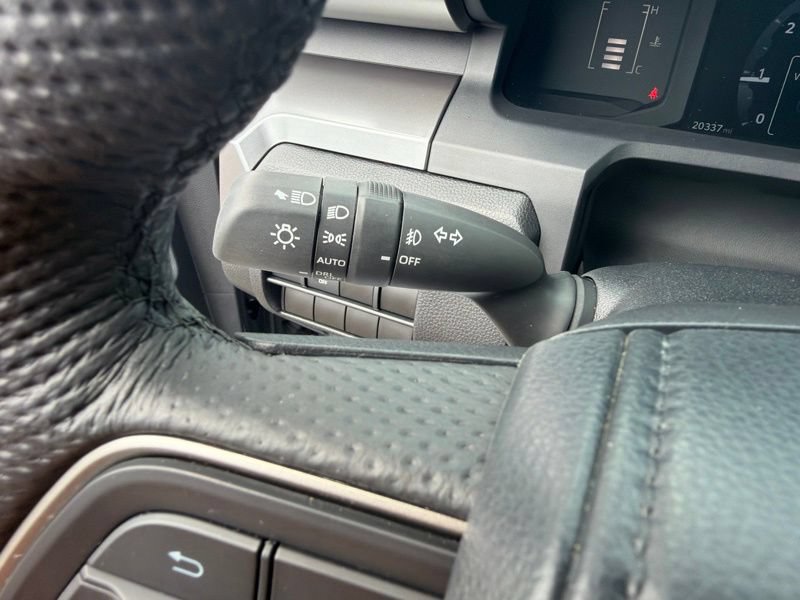 Used 2024 Toyota Tacoma SR5 AWD/4WD image 22