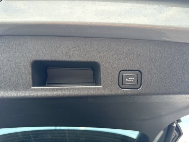 Used 2025 Buick Enclave Preferred FWD image 6