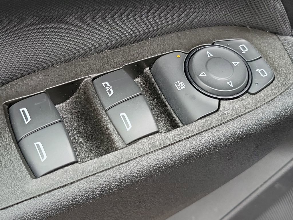 Certified 2023 Chevrolet Equinox RS FWD image 26