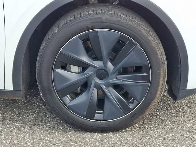 Used 2024 Tesla Model Y Long Range AWD/4WD image 24