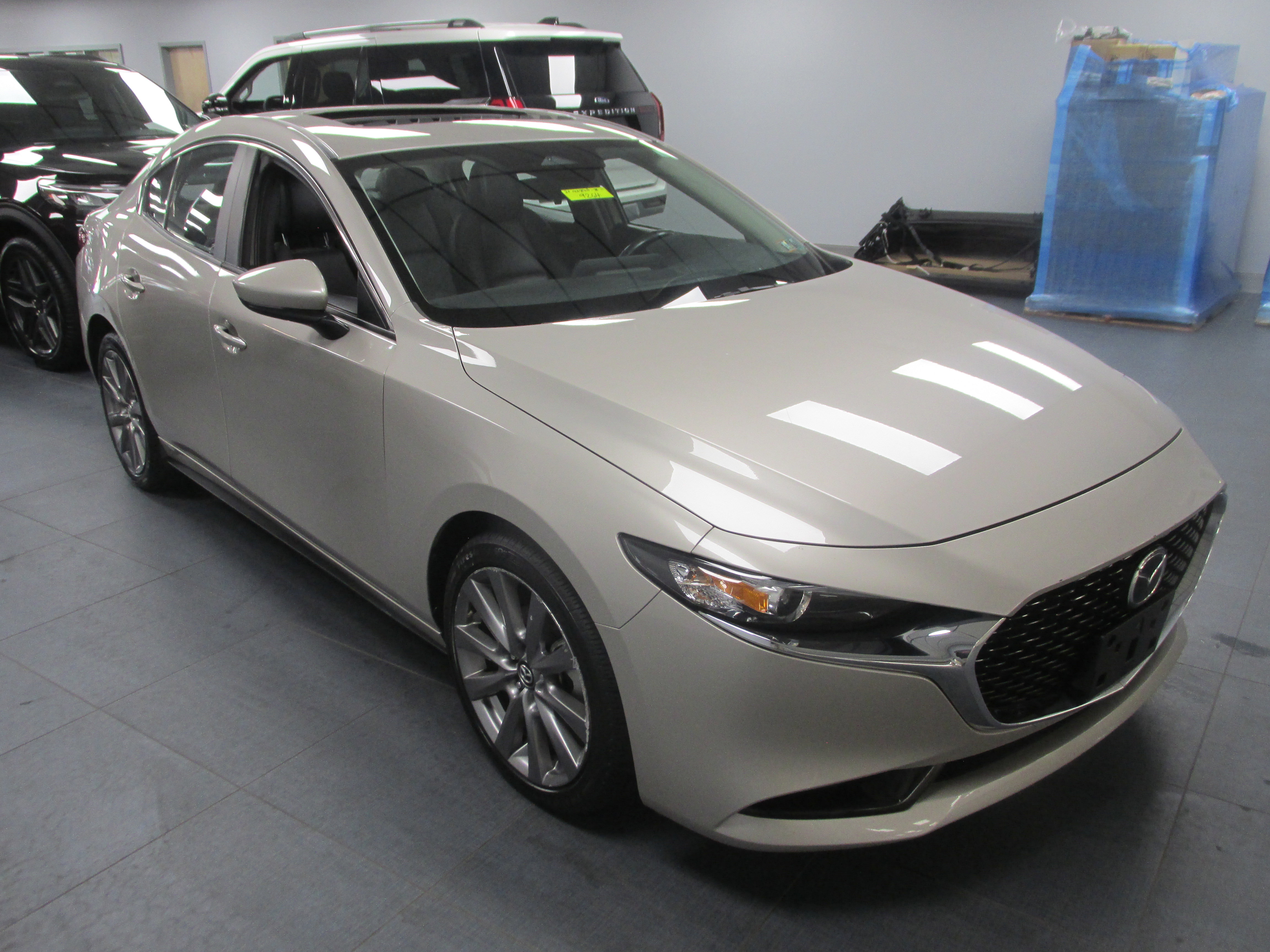 Used 2024 MAZDA MAZDA3 s FWD image 3