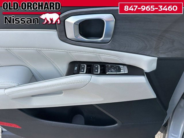 Used 2025 Kia Sorento SX AWD/4WD image 9