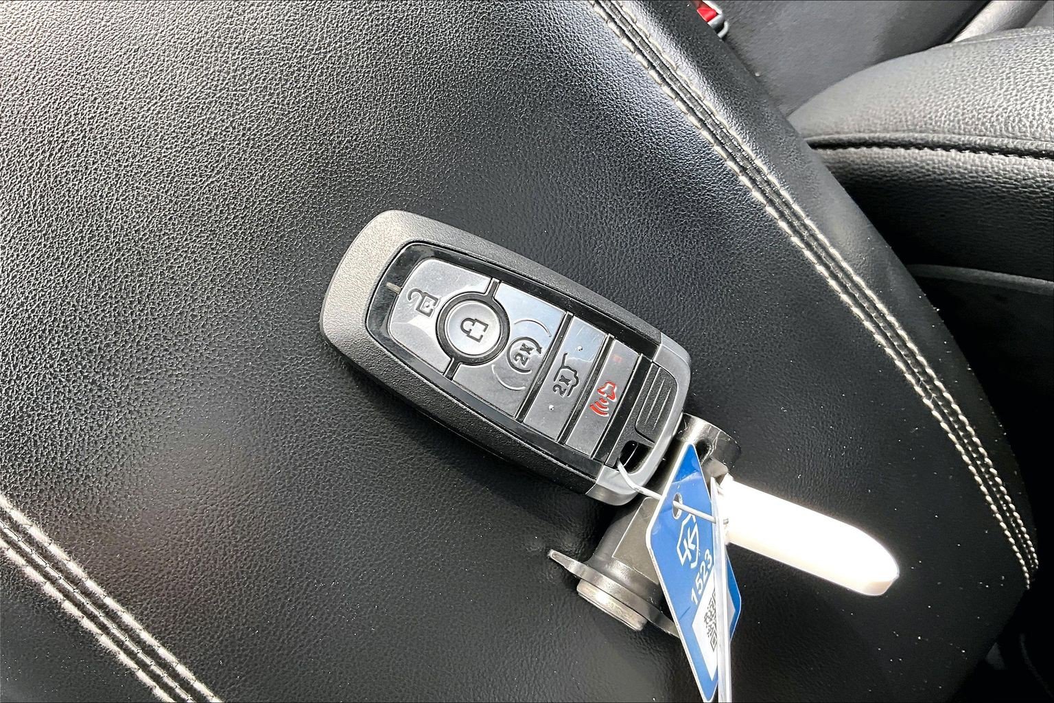 Used 2020 Ford Explorer XLT w/ Equipment Group 202A AWD/4WD image 12