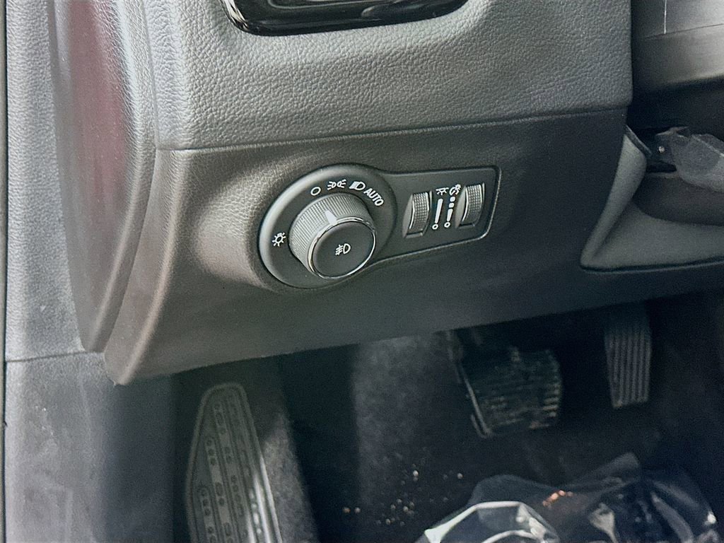 Used 2020 Jeep Compass Limited image 15