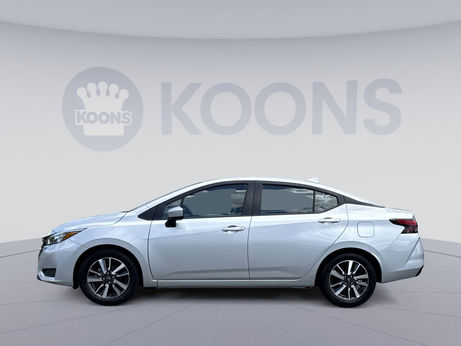 Used 2025 Nissan Versa SV FWD image 7