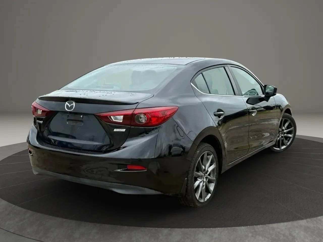 Used 2018 MAZDA MAZDA3 Touring FWD image 2