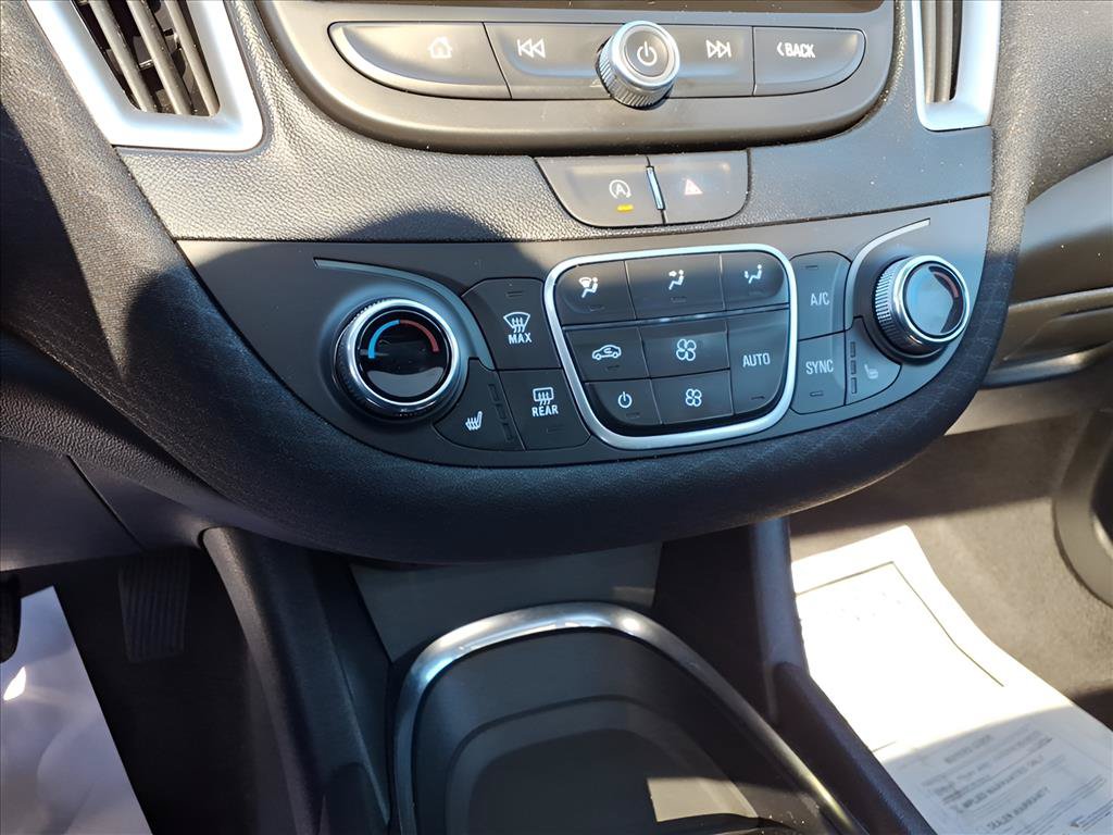Used 2024 Chevrolet Malibu LT FWD image 12