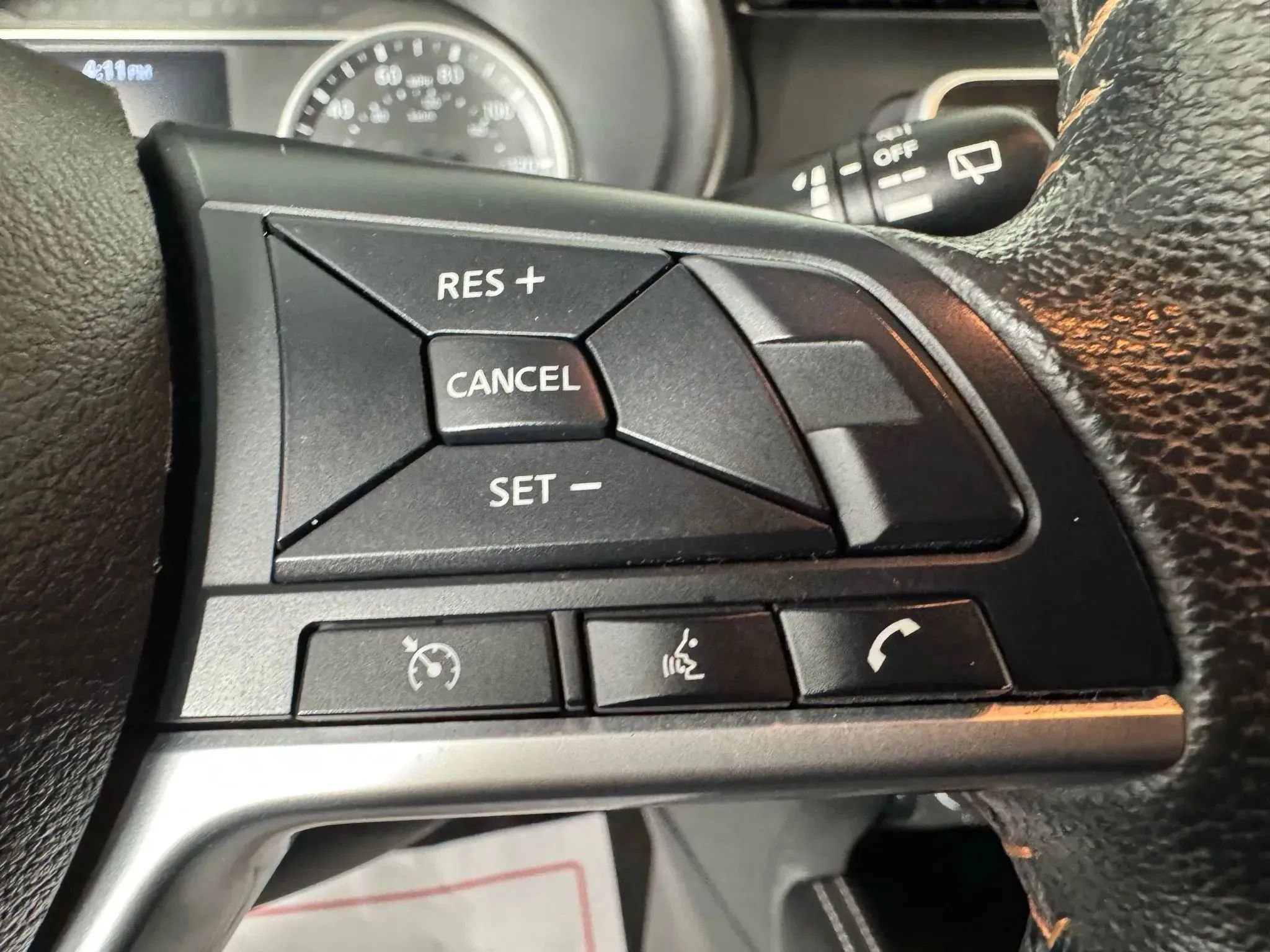 Used 2020 Nissan Kicks SR image 17