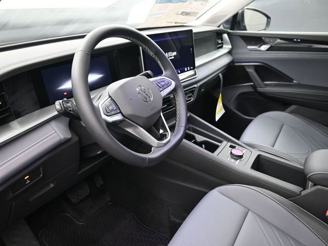 New 2026 Volkswagen Tiguan SE image 18