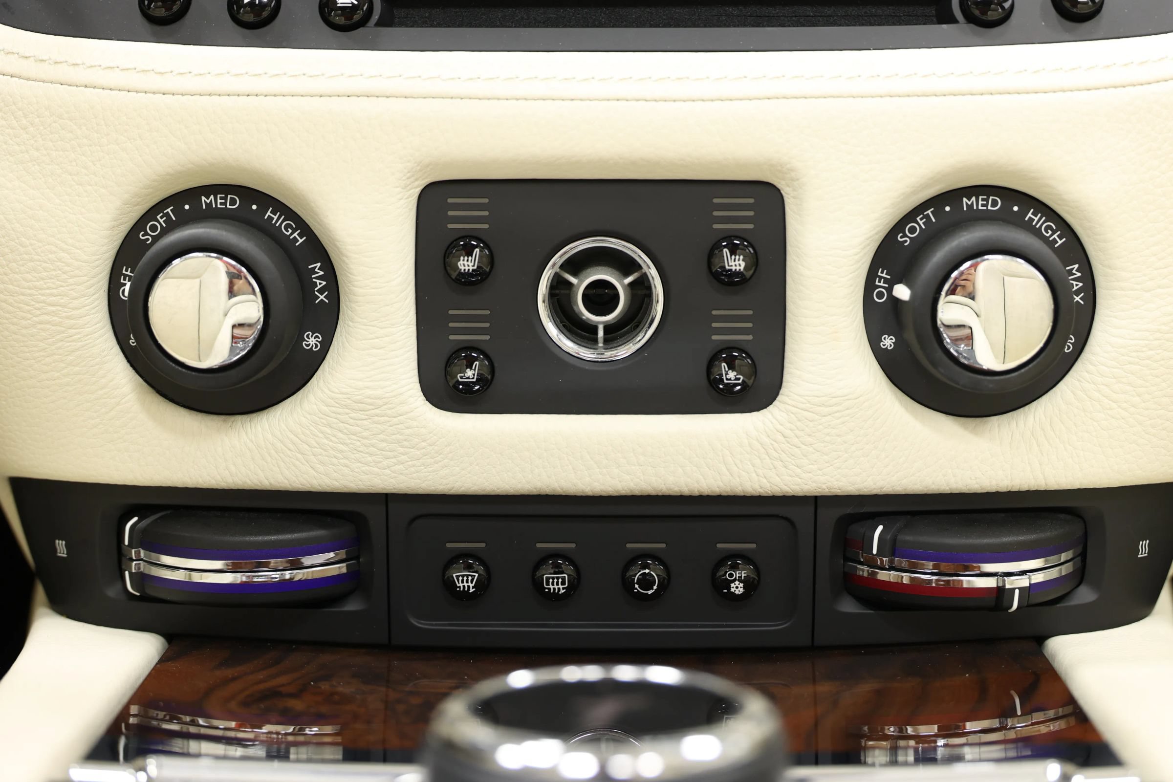 Used 2016 Rolls-Royce Ghost RWD image 44