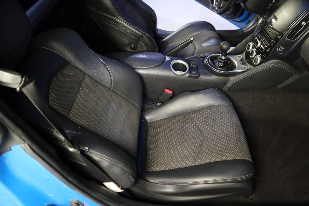 Used 2009 Nissan 370Z Touring w/ Sport Pkg image 13