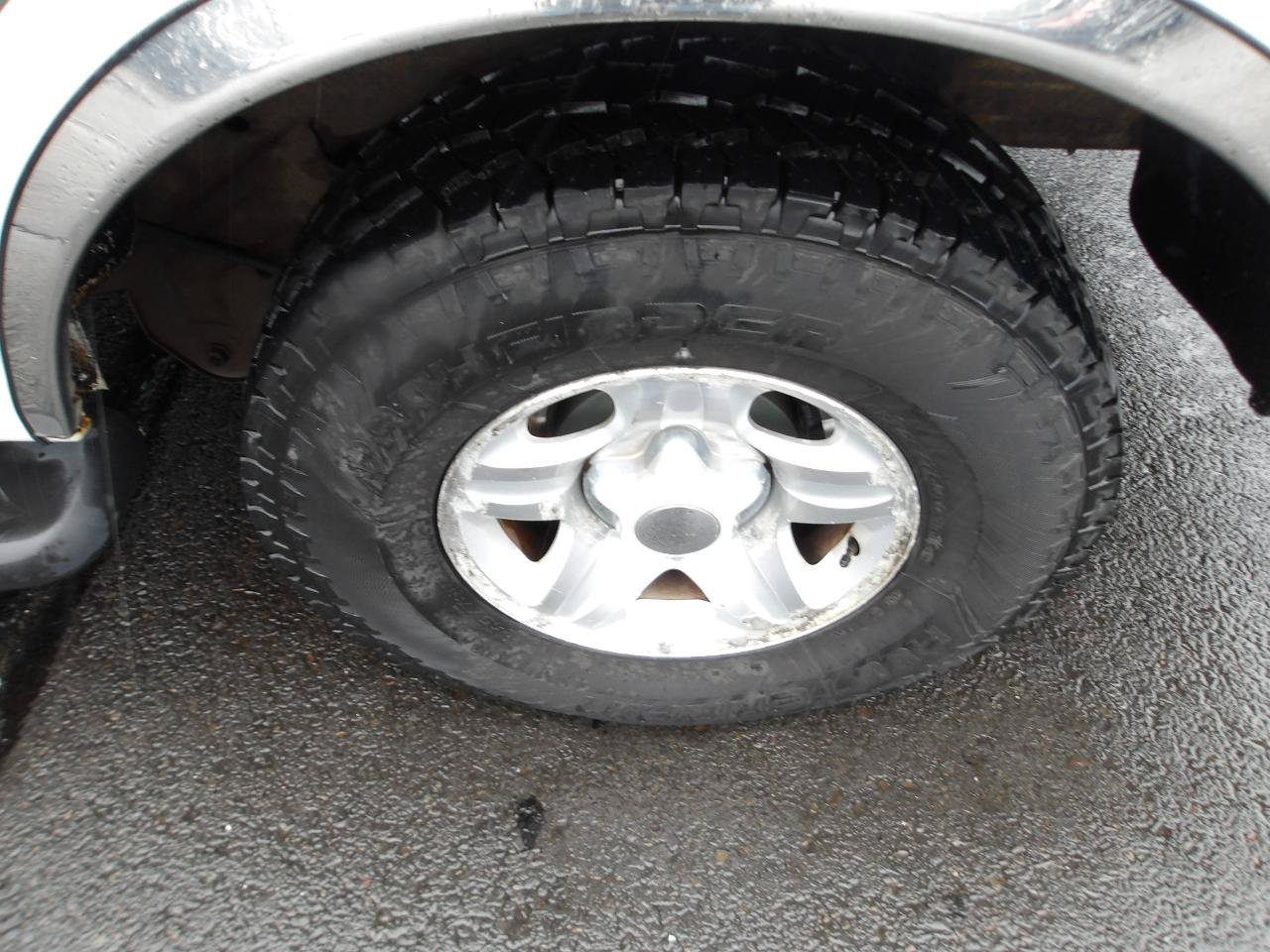 Used 1998 Ford Expedition XLT AWD/4WD image 25