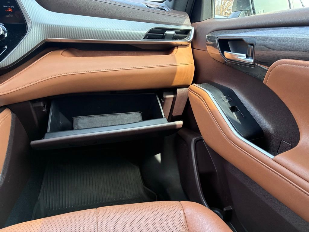 Used 2020 Toyota Highlander Platinum AWD/4WD image 42