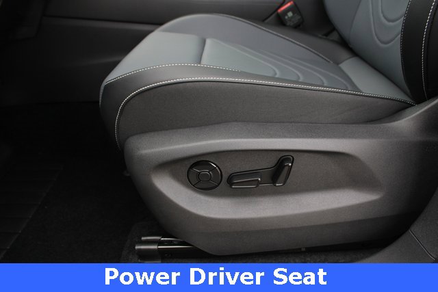 New 2025 Volkswagen Tiguan SE R-Line image 4