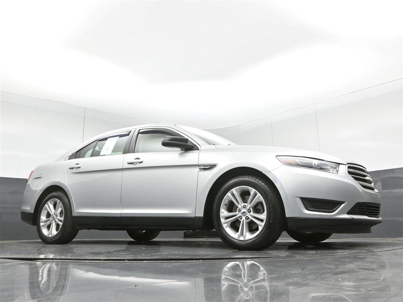 Used 2019 Ford Taurus SE FWD image 31