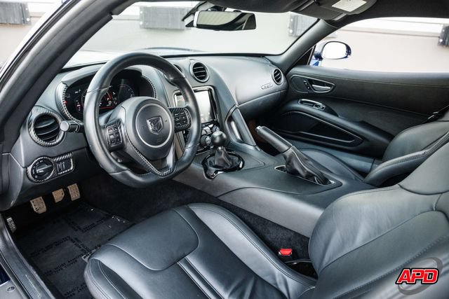 Used 2014 SRT Viper SRT-10 w/ Exterior Carbon Fiber Package RWD image 2