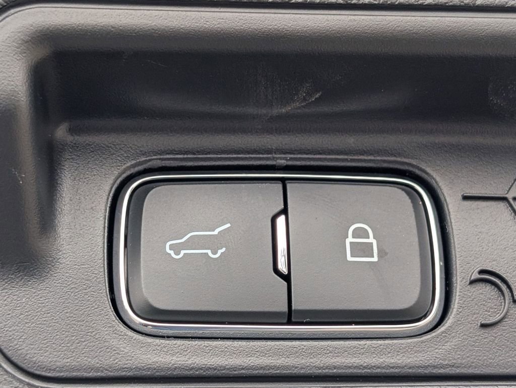 New 2025 Ford Explorer Active w/ Active Comfort Package image 22