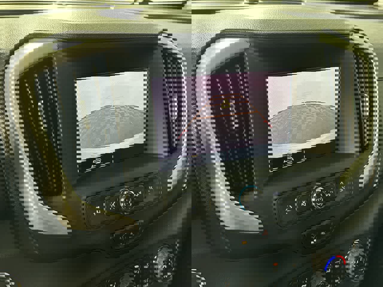 Used 2022 GMC Terrain SLE w/ Driver Convenience Package image 17