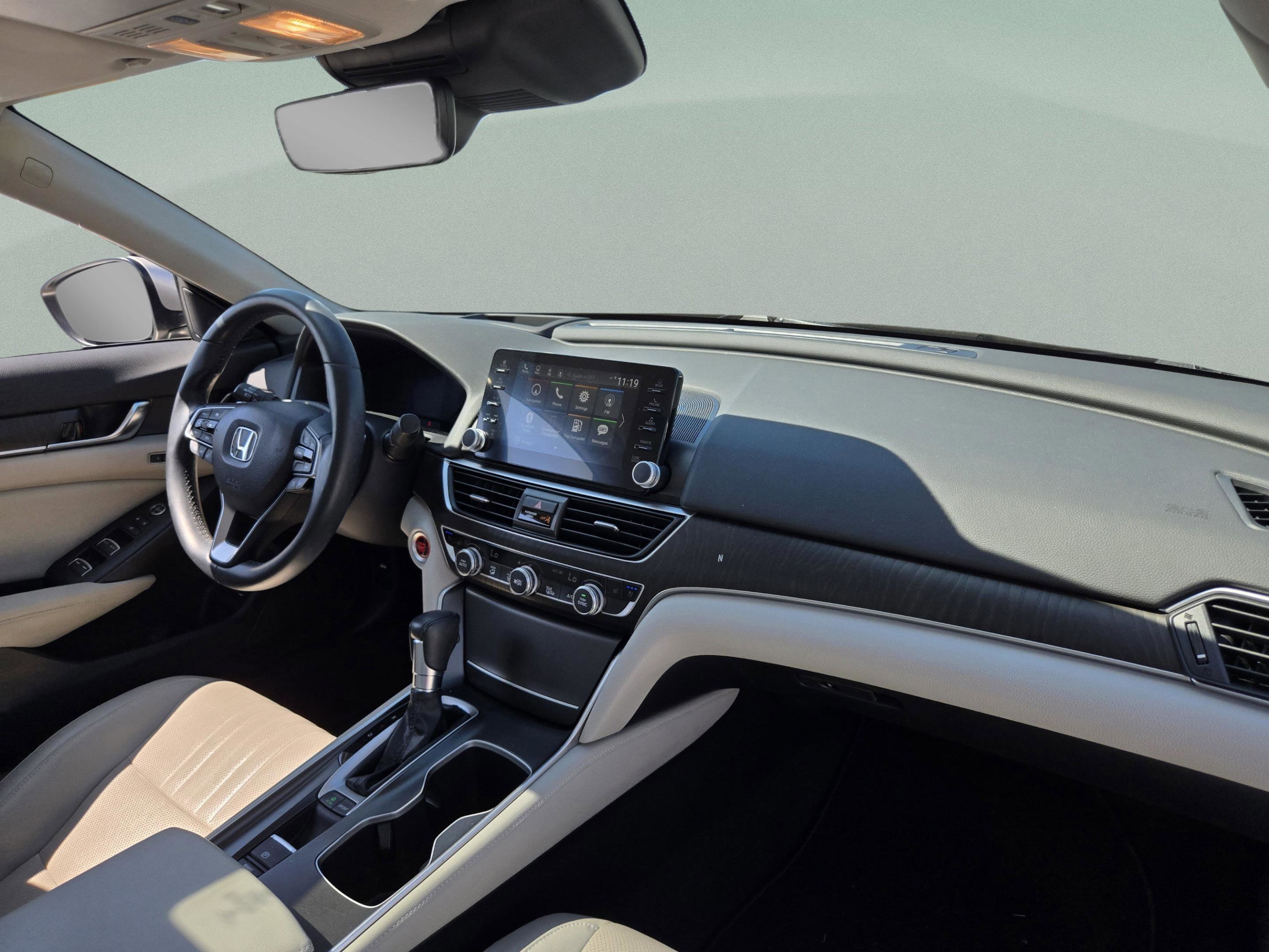 Used 2018 Honda Accord Touring image 23