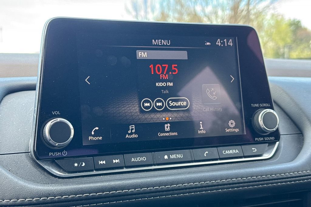 Used 2023 Nissan Rogue SV image 18