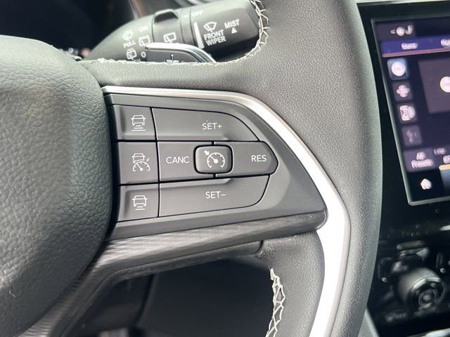 New 2025 Jeep Grand Cherokee Altitude image 21