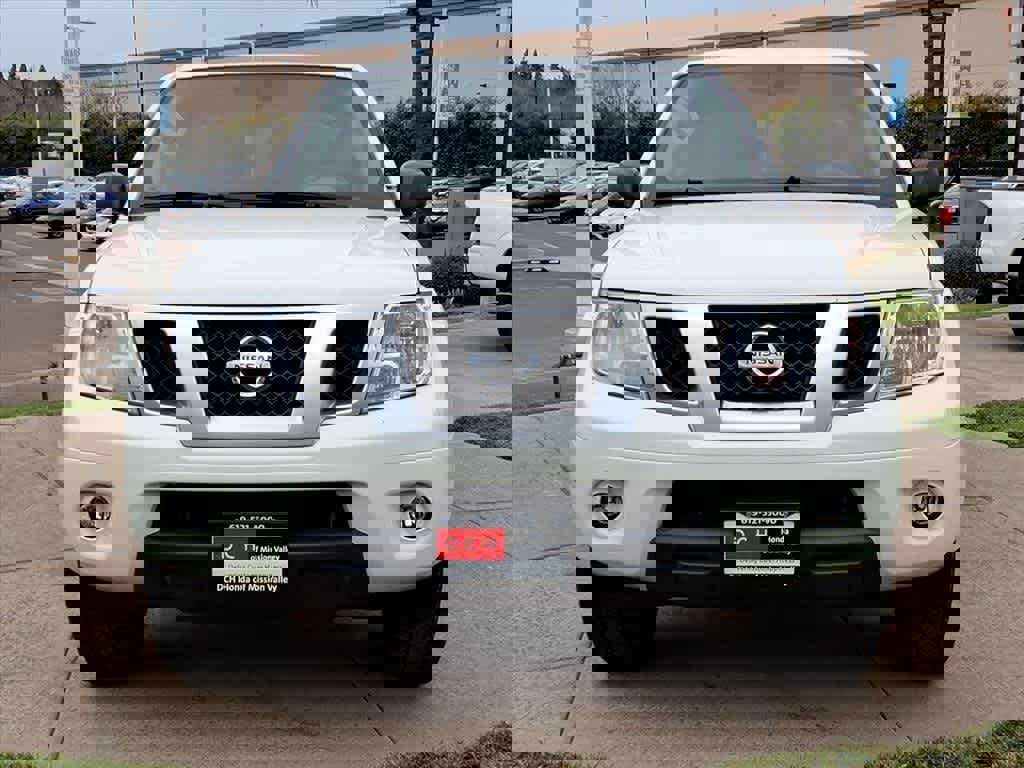 Used 2019 Nissan Frontier Desert Runner image 2
