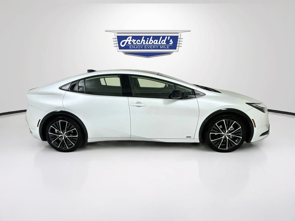 Used 2024 Toyota Prius XLE AWD/4WD image 9