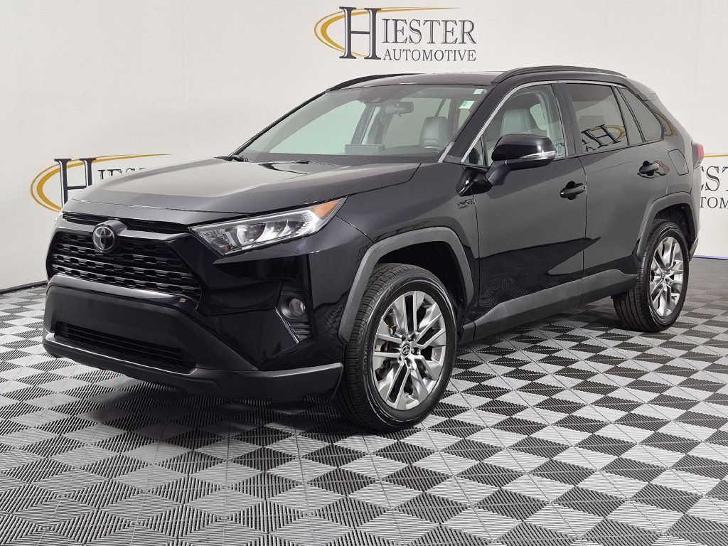 Used 2021 Toyota RAV4 XLE Premium FWD image 9