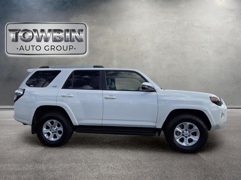 Used 2023 Toyota 4Runner SR5 Premium w/ Moonroof Package AWD/4WD image 3