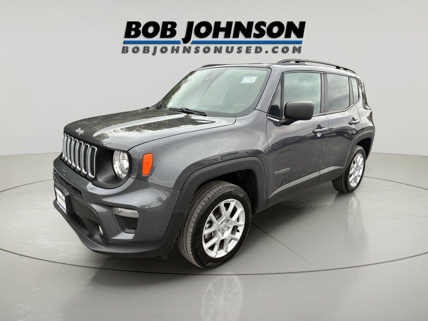 Used 2023 Jeep Renegade Latitude w/ Premium Group AWD/4WD image 3