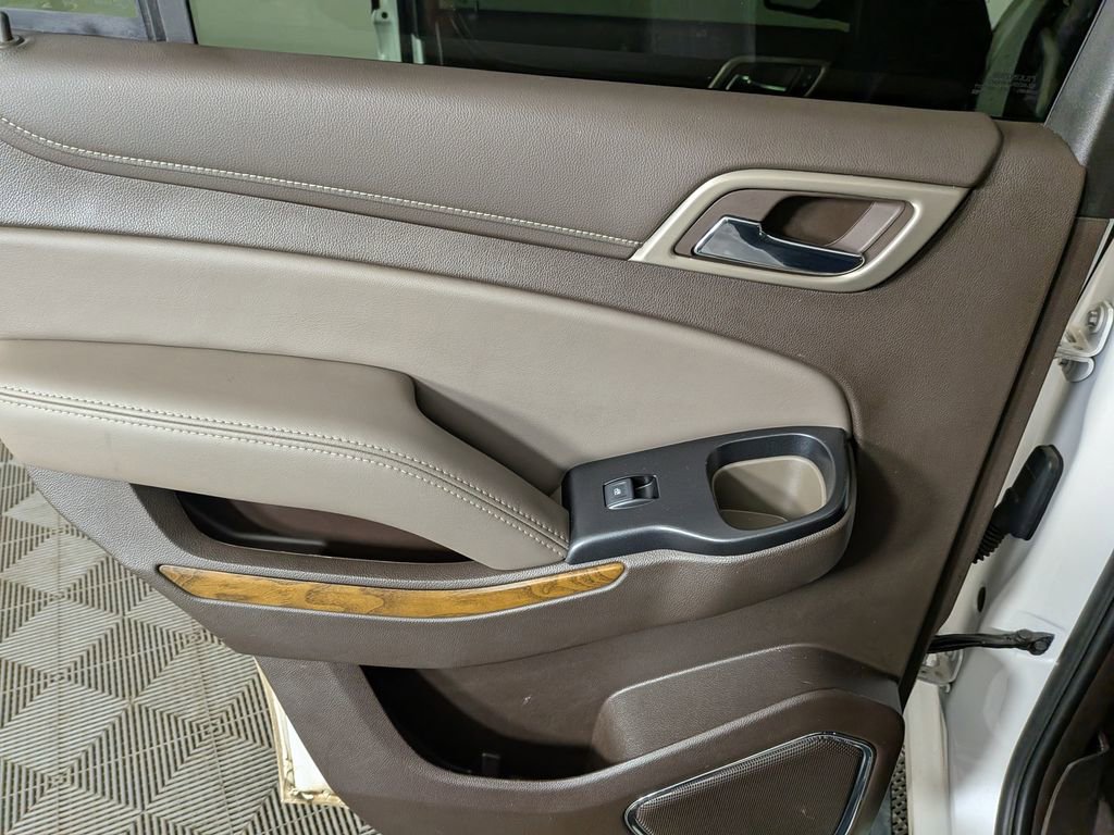 Used 2020 GMC Yukon Denali w/ Denali Premium Package image 31