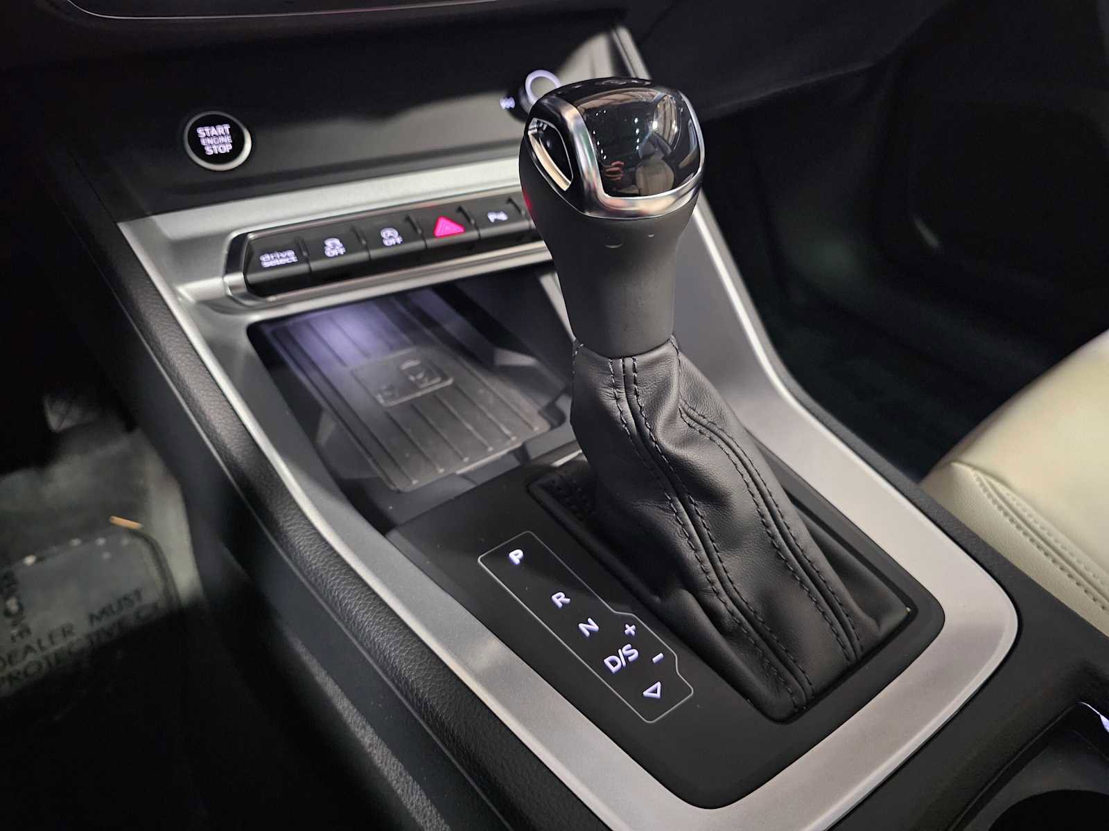 Certified 2025 Audi Q3 2.0T Premium w/ Convenience Package image 32