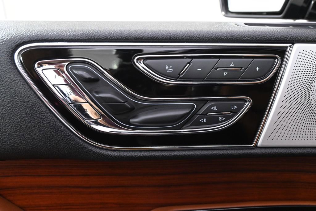 Used 2021 Lincoln Navigator Reserve AWD/4WD image 14