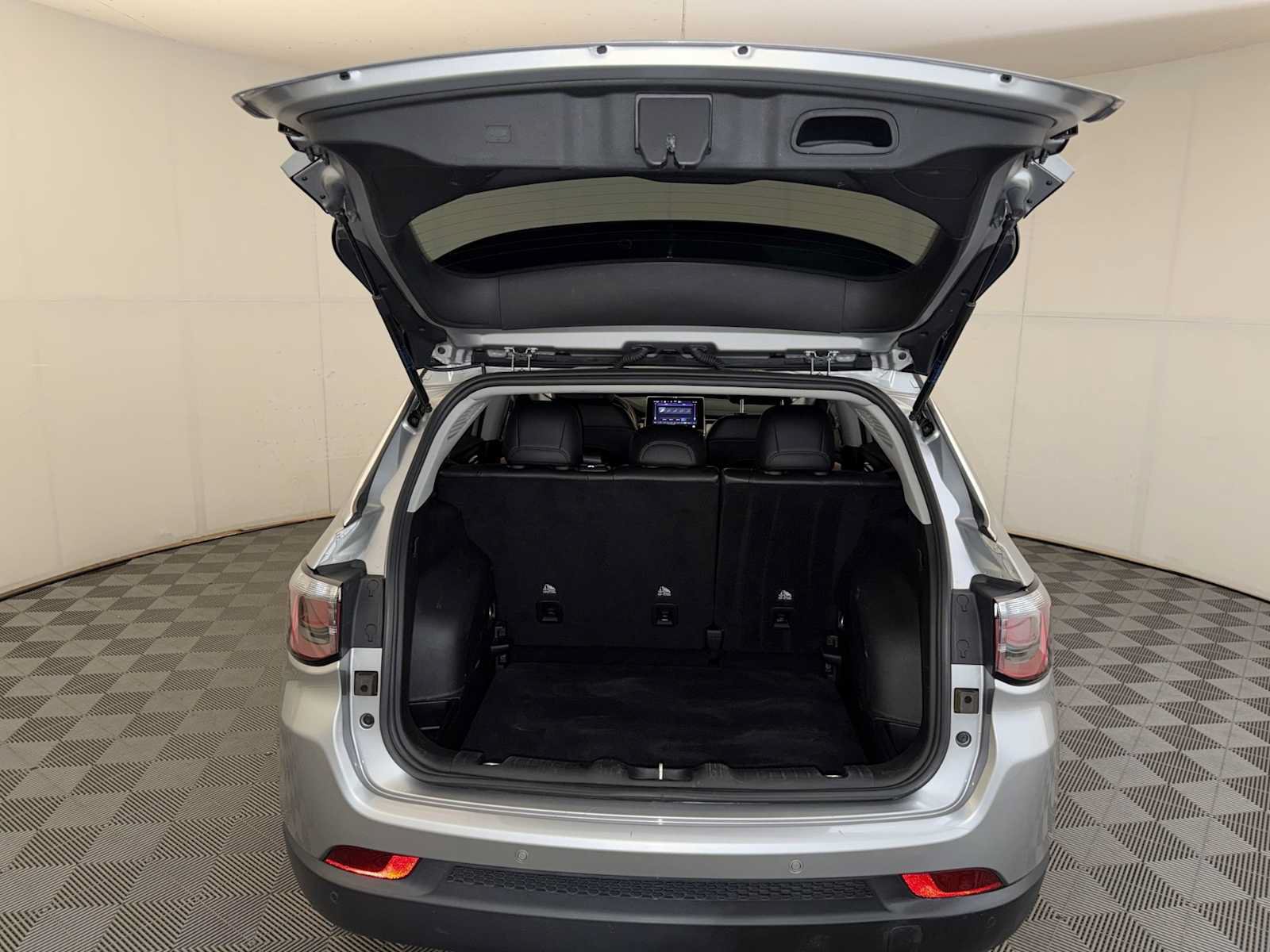 Used 2022 Jeep Compass Limited AWD/4WD image 20