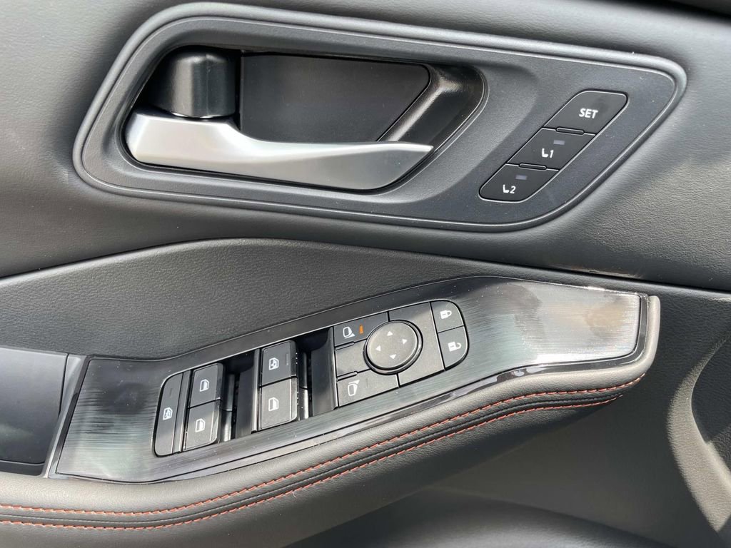 New 2026 Nissan Rogue SV AWD/4WD image 25