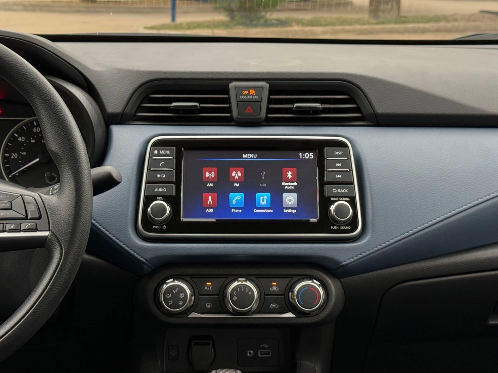 Used 2025 Nissan Versa SV FWD image 17