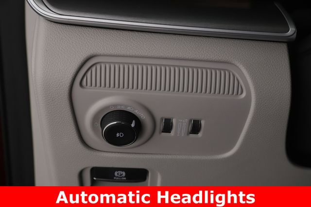 Used 2025 Jeep Wagoneer L Series III w/ Premium Group I image 22