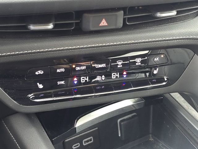 Used 2023 Buick Envision Essence image 34