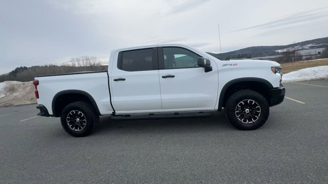 Used 2024 Chevrolet Silverado 1500 ZR2 image 9