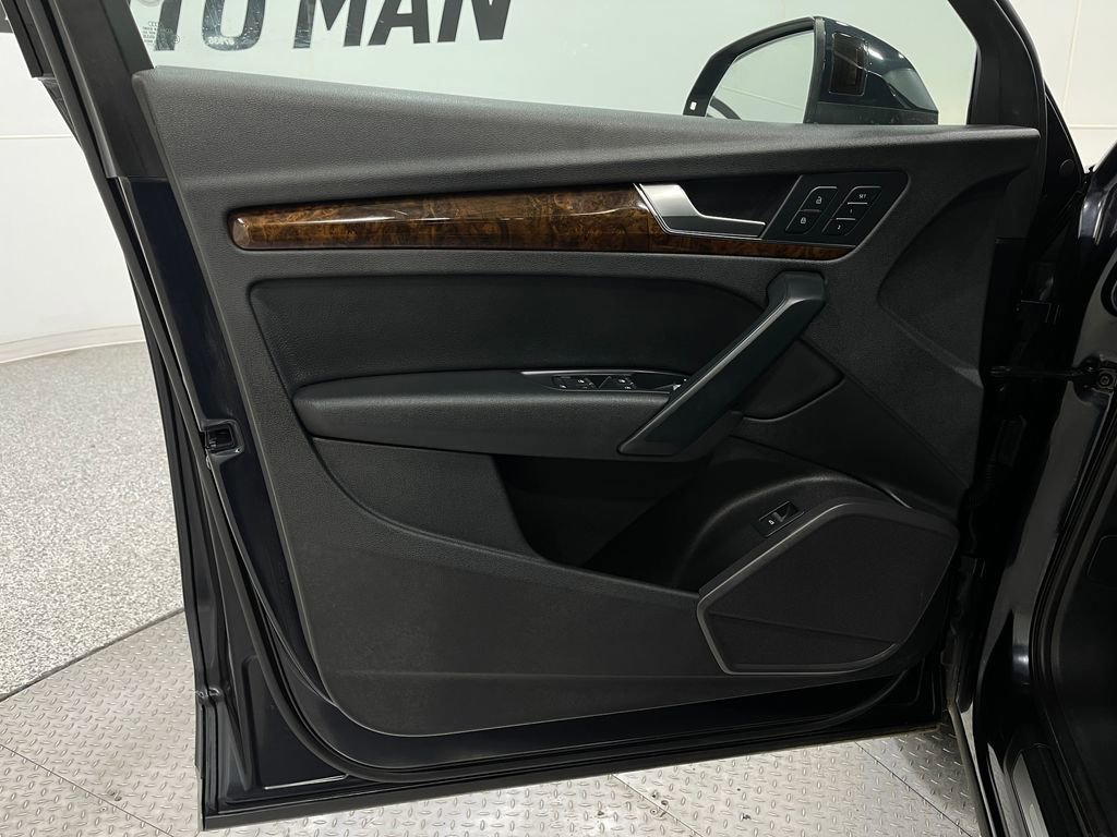 Used 2018 Audi Q5 2.0T Premium Plus w/ Premium Plus Package image 16