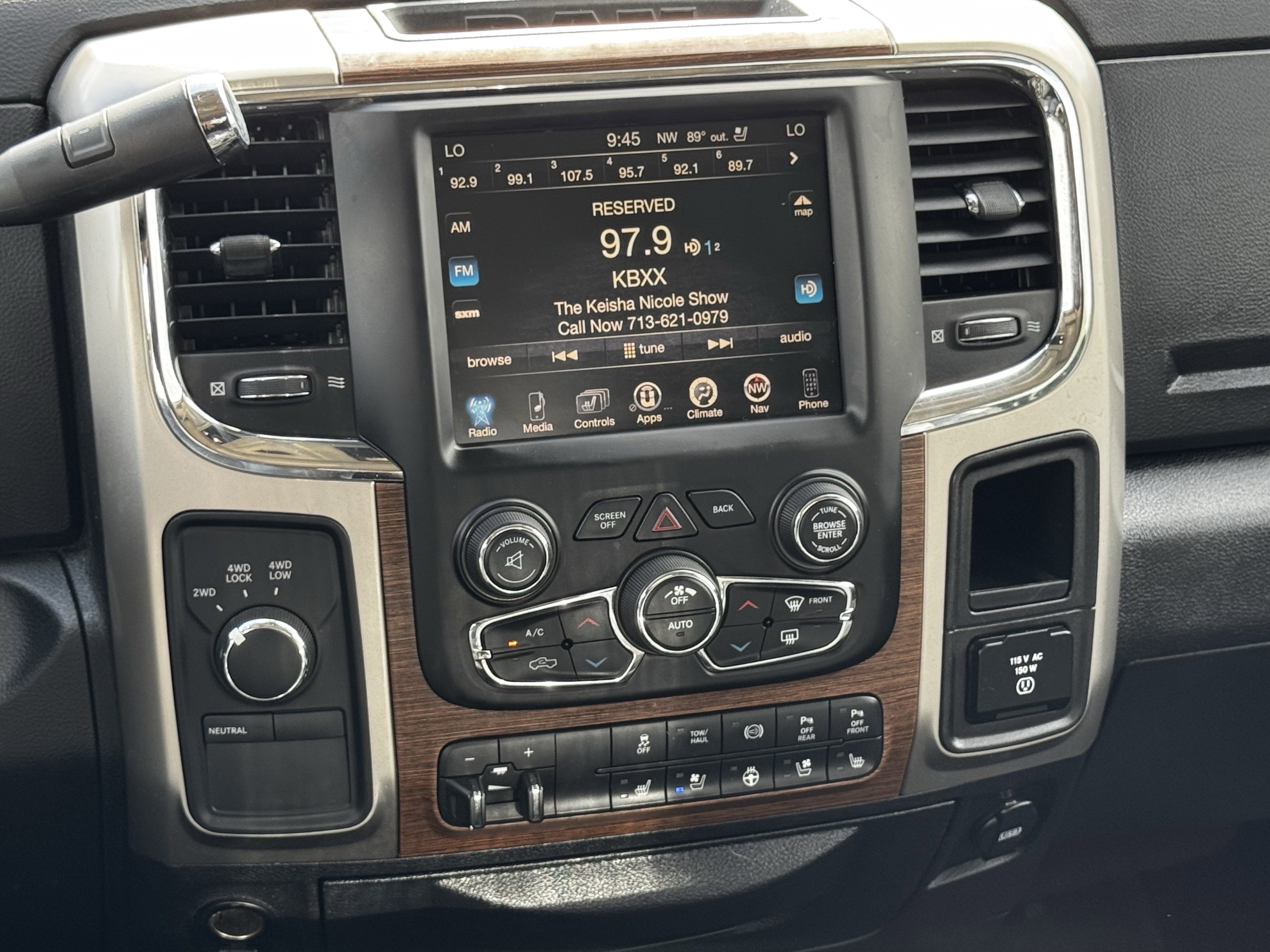 Used 2016 RAM 2500 Laramie w/ Convenience Group AWD/4WD image 17