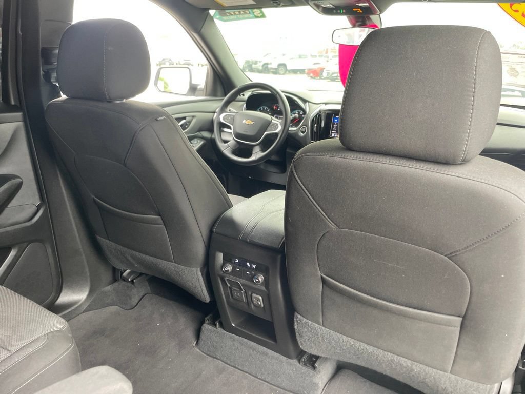 Used 2023 Chevrolet Traverse LT FWD image 28