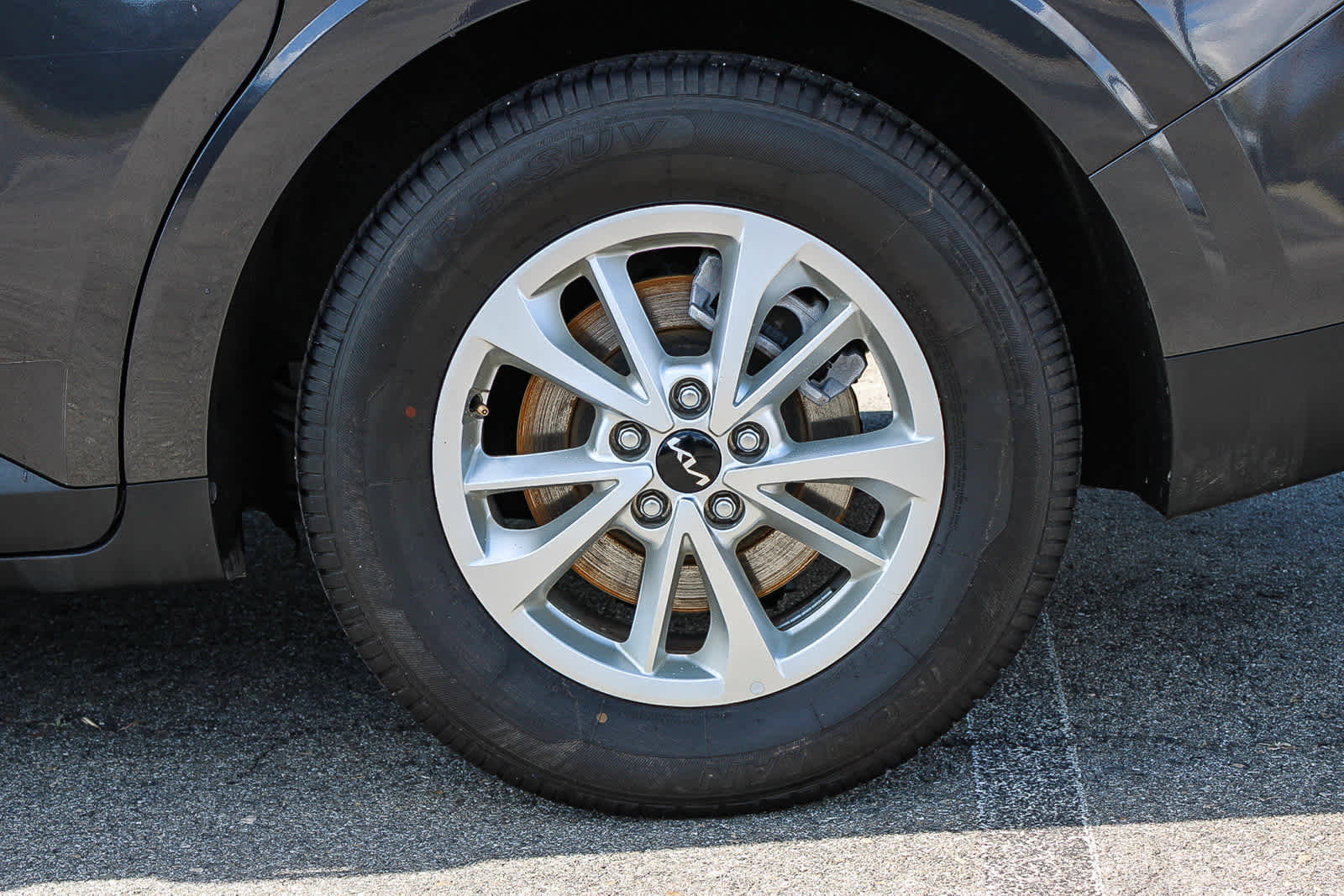 Used 2024 Kia Carnival LX image 8