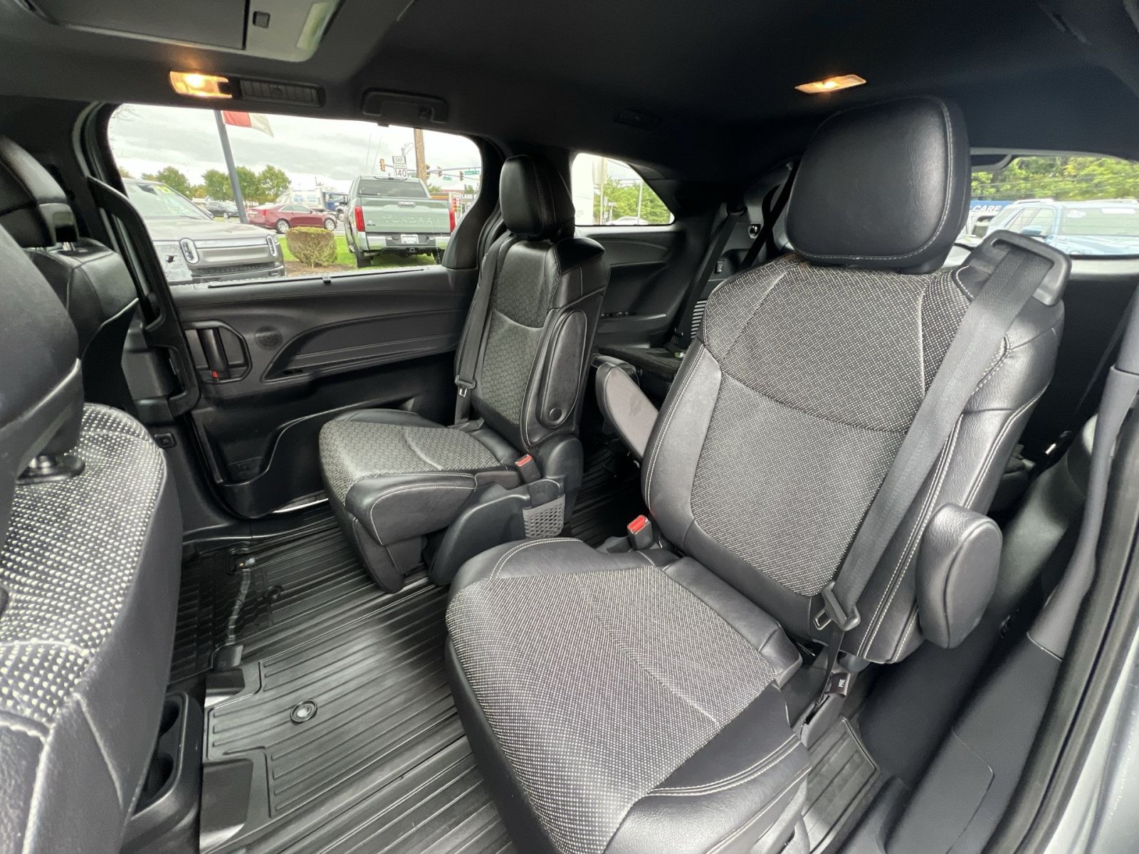 Used 2023 Toyota Sienna XSE AWD/4WD image 25