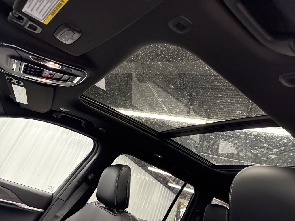 New 2025 Jeep Grand Cherokee L Limited image 17