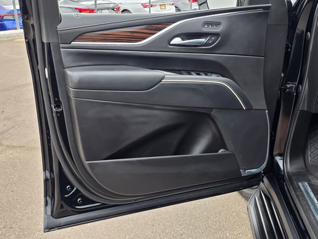 Used 2023 Cadillac Escalade Premium Luxury image 24